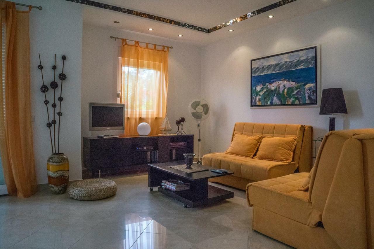 Apartment Annabela Banjol ภายนอก รูปภาพ