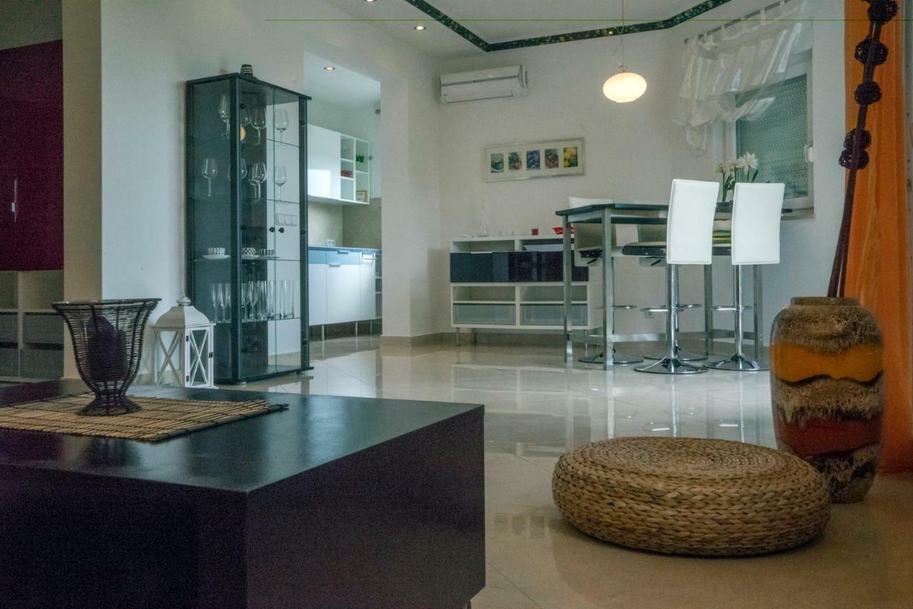 Apartment Annabela Banjol ภายนอก รูปภาพ