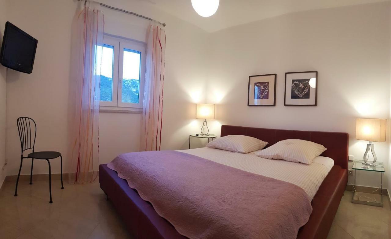 Apartment Annabela Banjol ภายนอก รูปภาพ